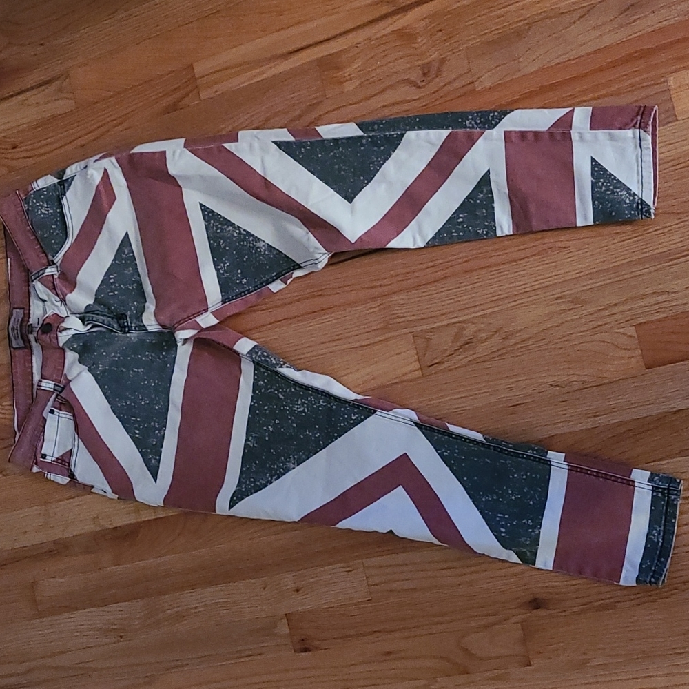 Iris Jeans - Picture 4 of 12